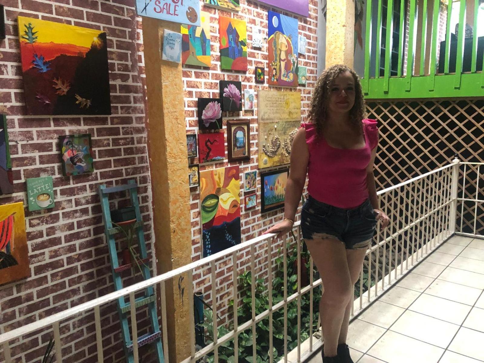Hotel El Delfin Livingston Bagian luar foto